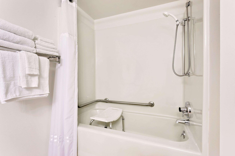 Bathroom 4, Ramada by Wyndham Marquette, Marquette