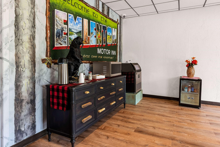 Public Area 3, Travelodge By Wyndham Emlenton, Venango