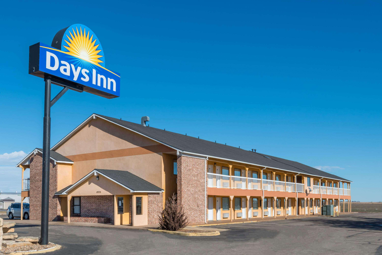 Exterior & Views 5, Days Inn by Wyndham Russell, Russell