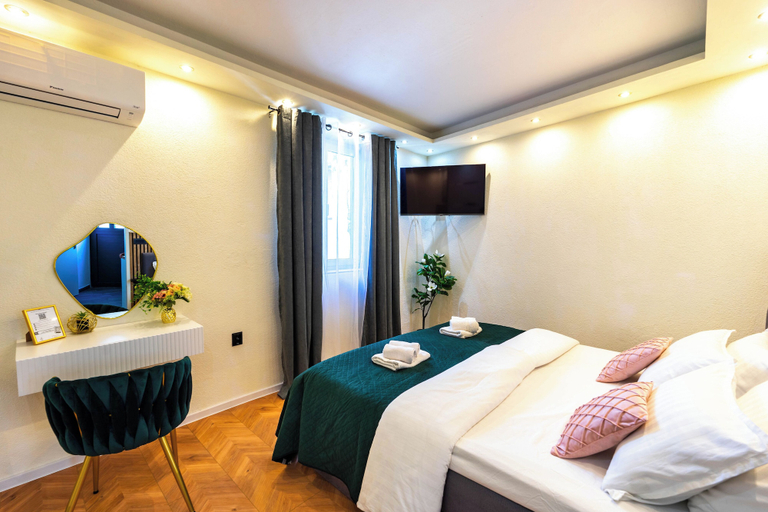 Bedroom 2, Elegant APT 5 min walk from Split center, Split