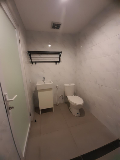 Bathroom 4, Beach Hotel Wirton Batukaras, Pangandaran