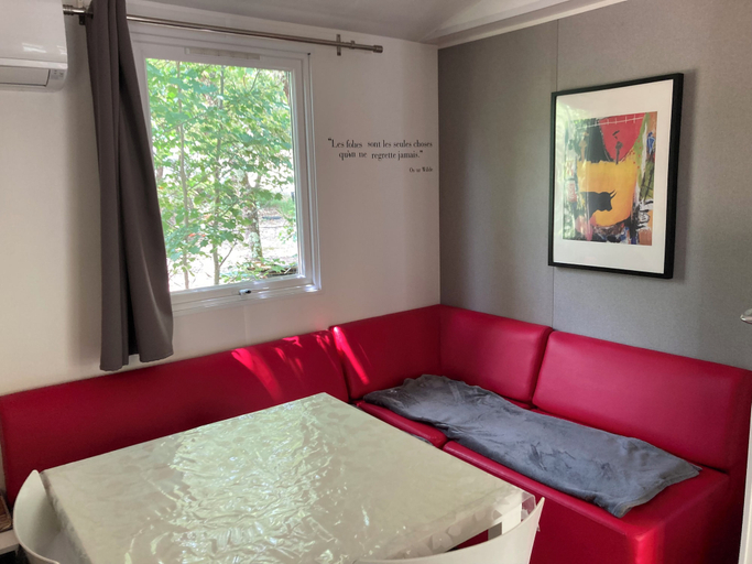 Bedroom 3, Domaine le Clos des Capitelles, Gard