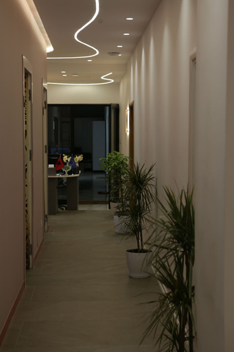 Others 4, Hotel La Rosa, Tiranës