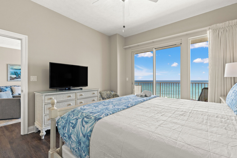 Bedroom 3, Treasure Island 0403, Bay