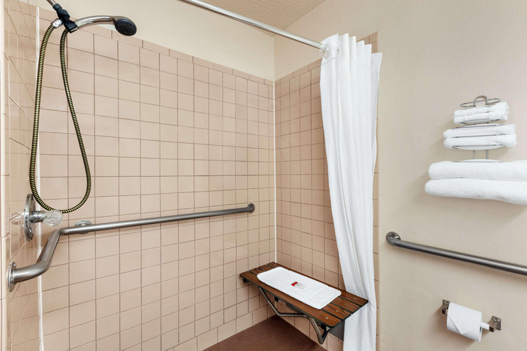 Bathroom 4, Super 8 by Wyndham Waco University Area, McLennan