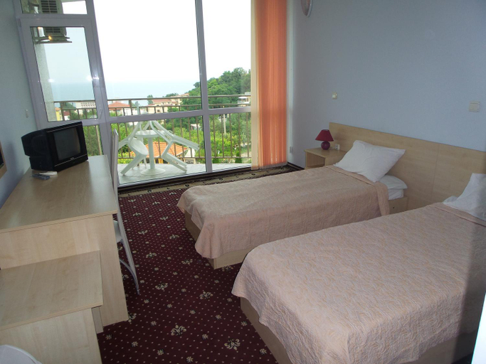 Bedroom 2, Family hotel Paradise, Varna