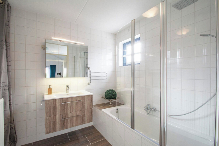 Bathroom 3, Charming villa near sandy beach, Den Helder