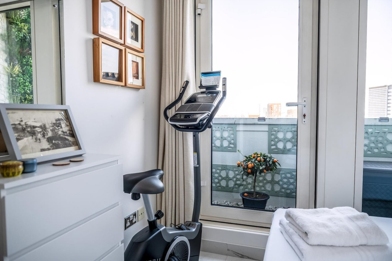 Others 5, Canary Wharf Retreat With Free Secure Parking, London