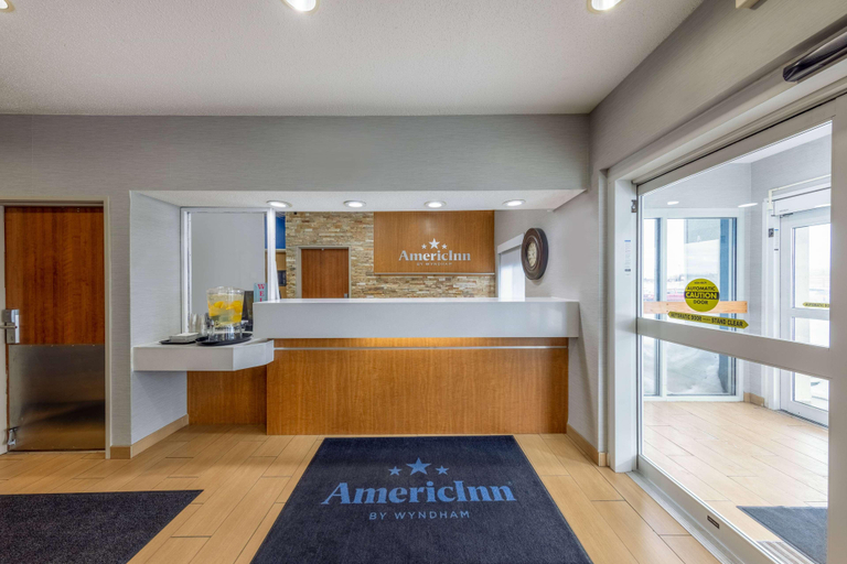 Public Area 2, AmericInn by Wyndham Duluth, Saint Louis