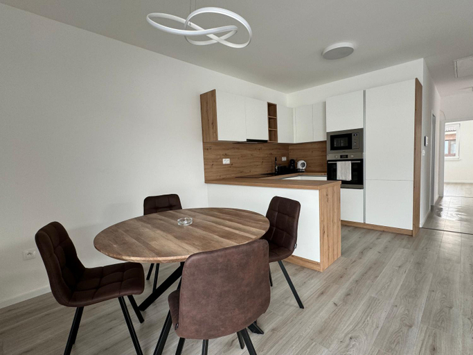 2, 33 Apartments, Dunajská Streda