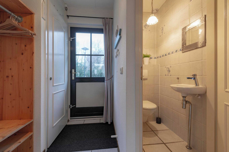 Bathroom 3, De Buitenplaats 62 in Callantsoog for 6-people, Zijpe