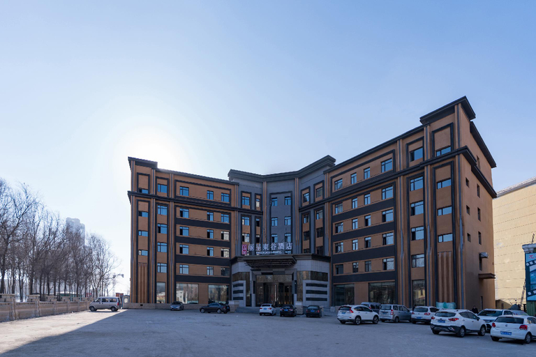 Exterior & Views
