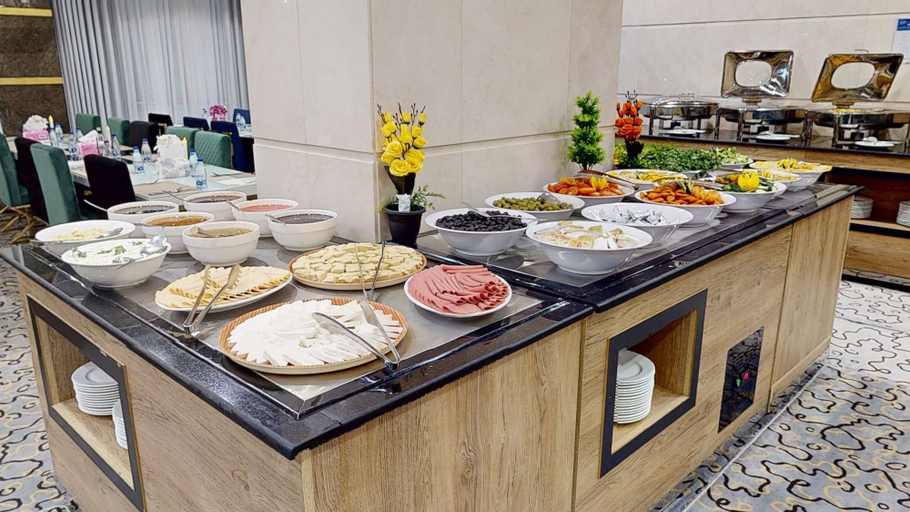 Food & Drinks 3, Grand AL-Shahbaa, Al Madinah Al Munawwarah