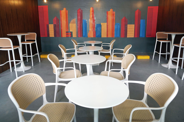 Food & Drinks 2, mySTAY BGC North, Taguig