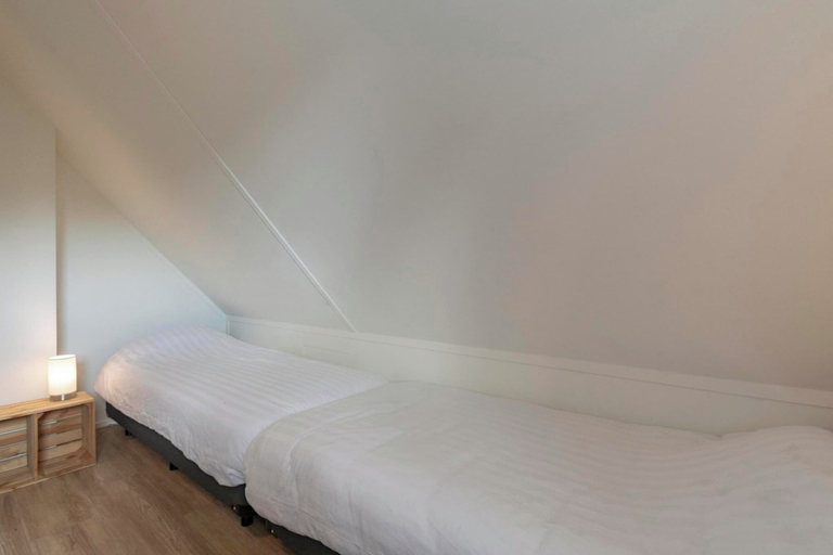Bedroom 2, Duynopgangh 16 Villa for 8-guests Behind Dunes, Den Helder