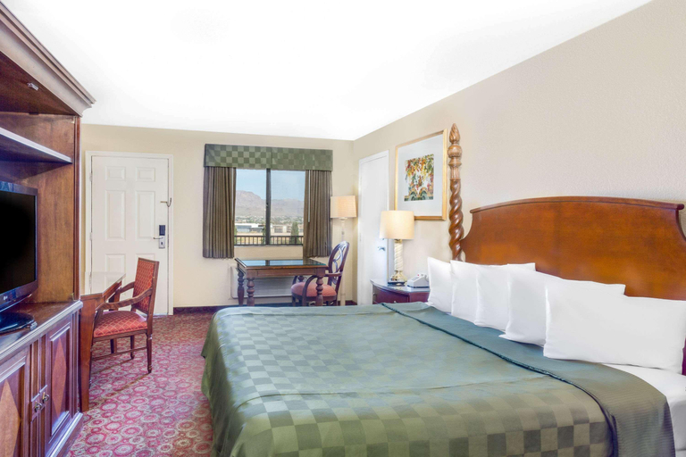 Bedroom 3, Days Inn by Wyndham Kingman East, Mohave