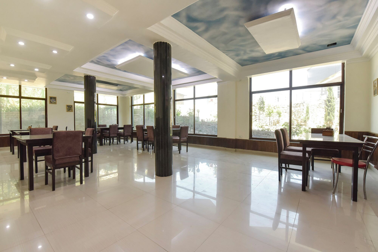 Food & Drinks 4, Fabhotel Burans Residency, Dehradun