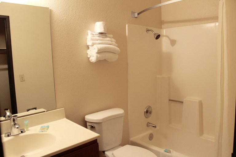Bathroom 18