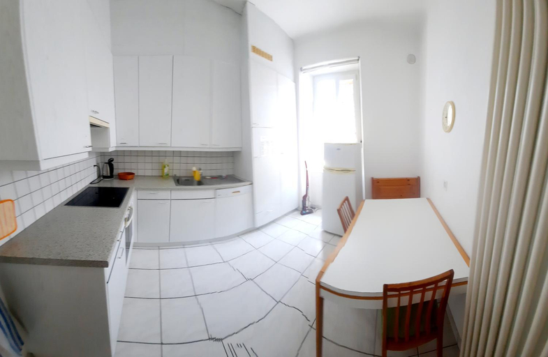 Kitchen 4, Ampia camera Locarno, Locarno