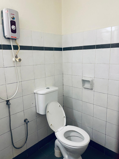 Bathroom 3, Coastal Park Hotel, Malacca City