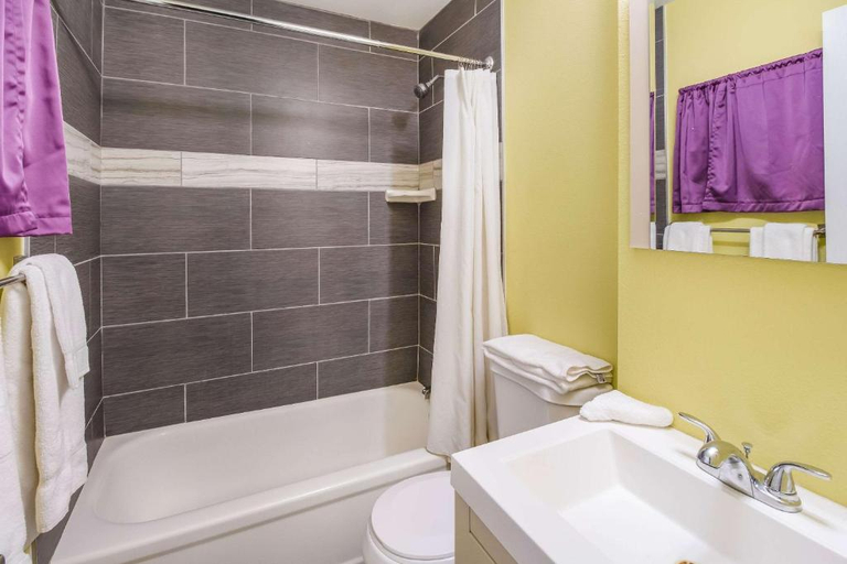 Bathroom 5, Rodeway Inn Casper, Natrona