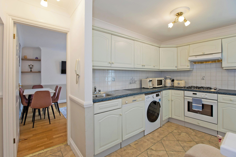 Others 4, Imperial Horseferry Road Apartment, London