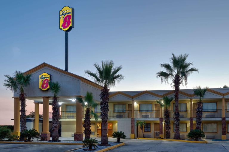 Exterior & Views 2, Super 8 by Wyndham Breaux Bridge, Saint Martin