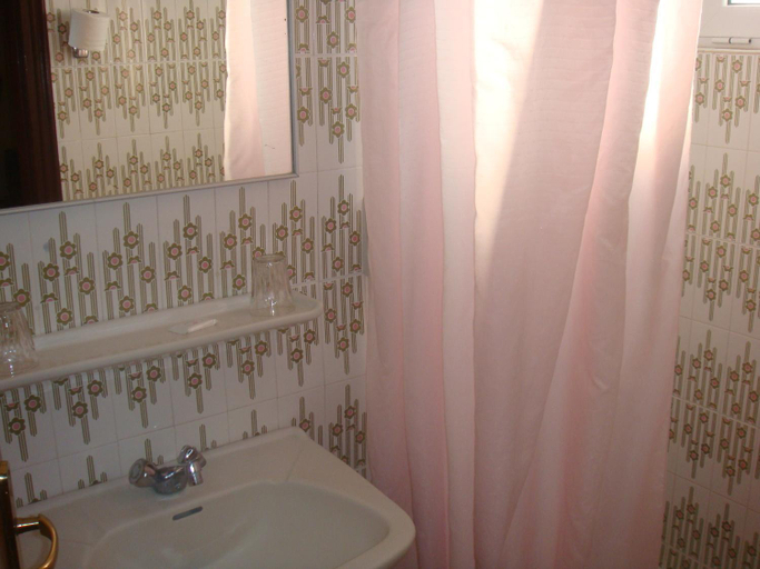 Bathroom 3, Karis Hotel, South Aegean