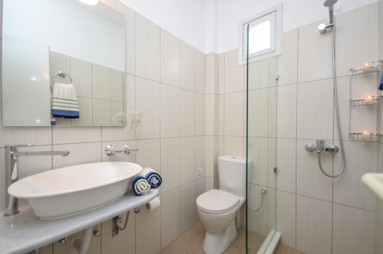 Bathroom 3, Mike's Studios, South Aegean