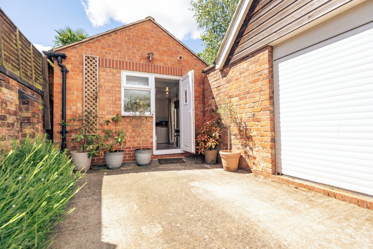 Exterior & Views 2, Gorgeous House - Garden & Open Living, Gloucestershire