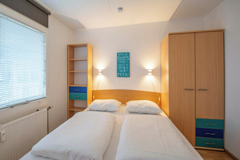 Bedroom 2, Apartment by Dutch Dunes with Sea Views, Zijpe
