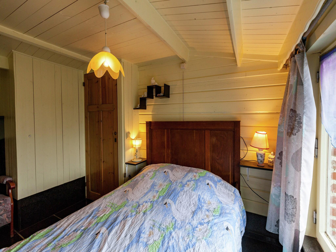 Bedroom 2, Inviting Chalet in Westouter with Garden, West-Vlaanderen