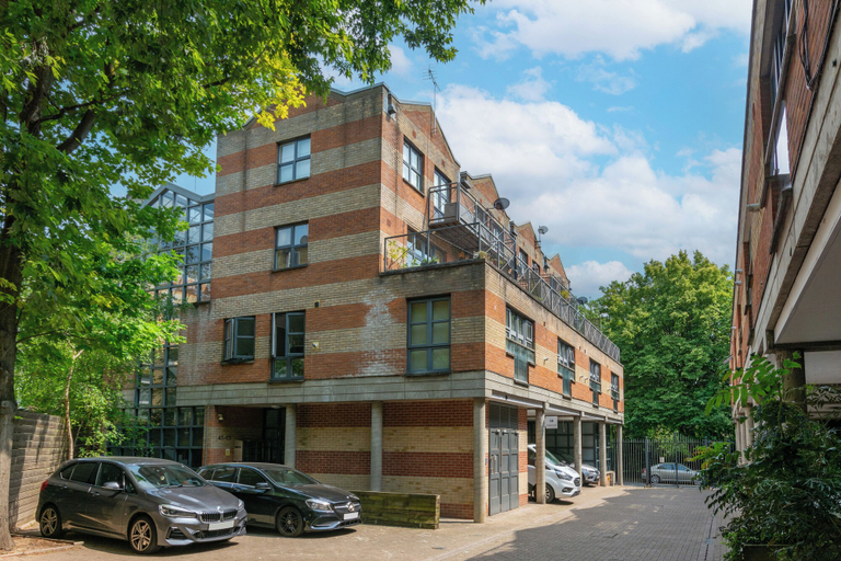 Exterior & Views, Chic Studio in Camden, London