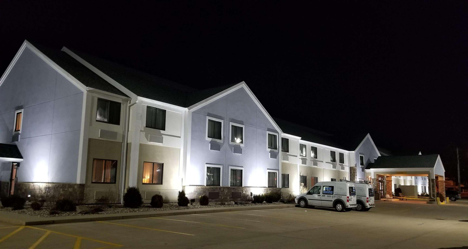Exterior & Views 2, Best Western University Inn, Champaign