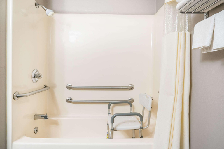 Bathroom 4, Days Inn & Suites by Wyndham Wausau, Marathon