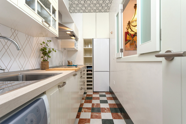 Others 4, Genteel Home Francos VIII, Sevilla