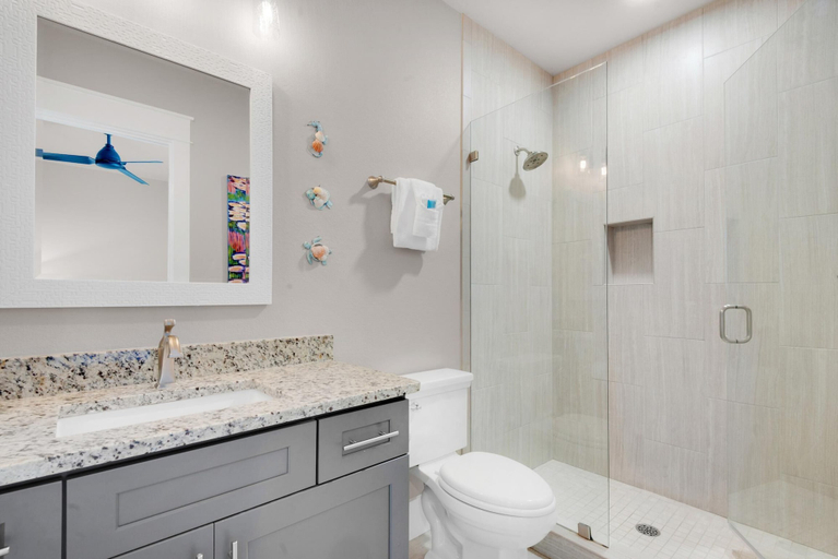 Bathroom 3, The Heidi-way, Walton