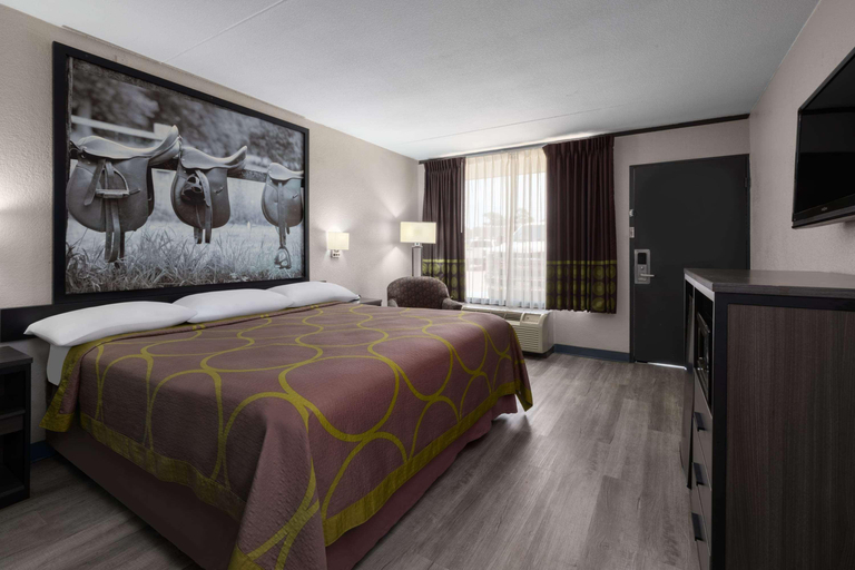Bedroom 3, Super 8 by Wyndham Longview/North, Gregg
