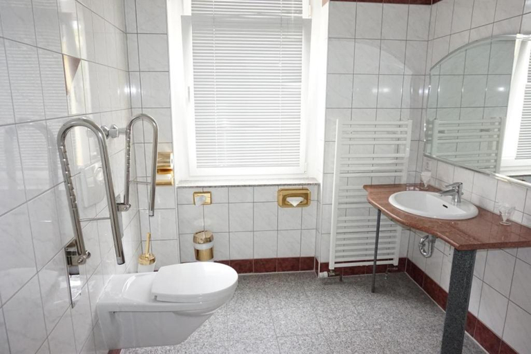 Bathroom 4, Hotel Karlshorst, Berlin
