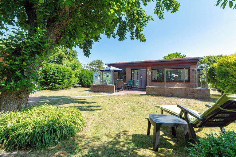 Others 1, Bungalow at Garnekuul Park With Garden, Zijpe