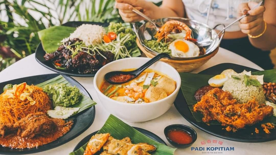 Food & Drinks 5, Attrus Bed & Breakfast . 聚, Johor Bahru