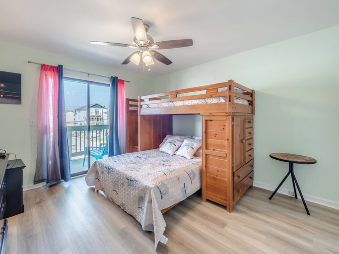 Bedroom 3, Winds by Carolina Retreats, New Hanover
