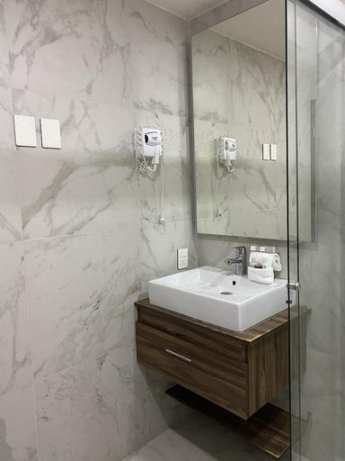 Bathroom 4, Suites Rio Elba, Mexico City