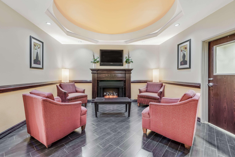Public Area 2, Super 8 by Wyndham Hidalgo/McAllen Area, Hidalgo