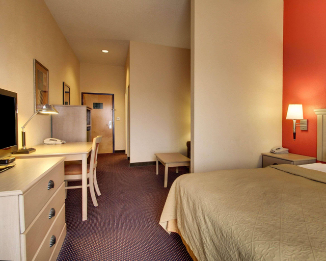 Bedroom 3, Quality Inn & Suites University Area, Forrest
