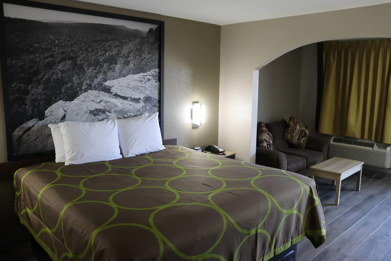 Bedroom 3, Super 8 by Wyndham Cabot, Lonoke