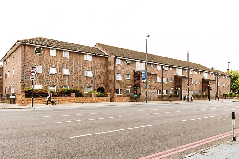 Exterior & Views 2, Bright Stepney Green Nest, London