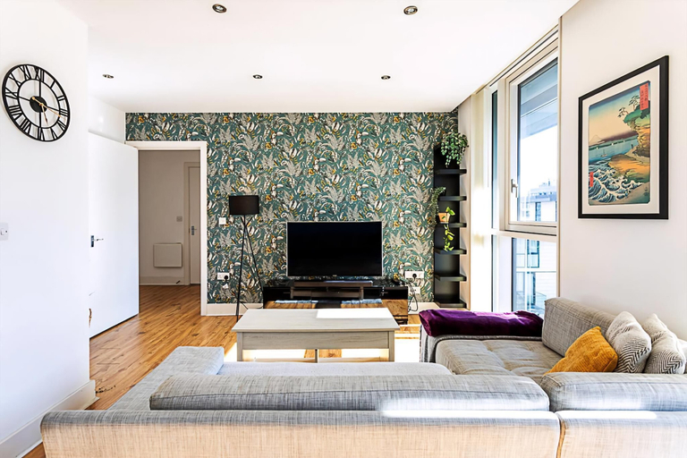Others 5, City-Close 1-Bed Apartment near Tower Hill, London
