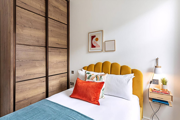Bedroom 3, Stunning Earls Court Flat, London
