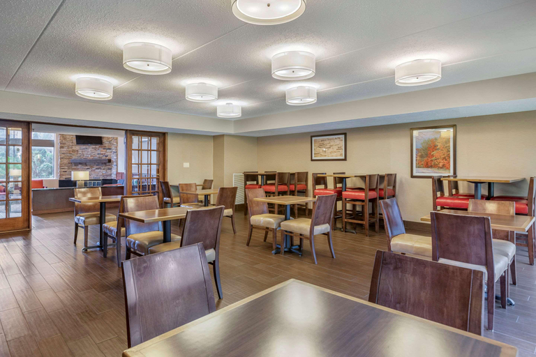 Food & Drinks 5, Comfort Inn Lansing West, Eaton
